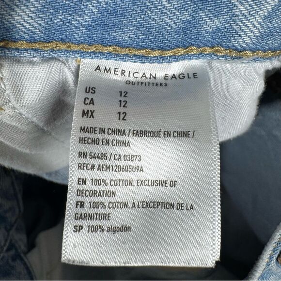 American Eagle Pleated Front Mom Jean Shorts High Rise Cuffed Hem Demin Size 12 - Picture 5 of 5